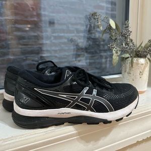 ASICS Gel-Nimbus 21 Running Shoe
